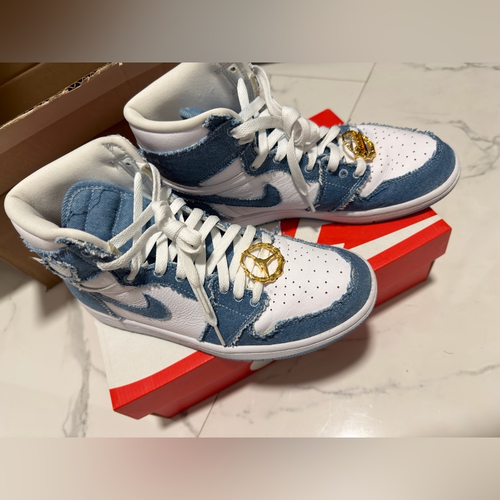 Jordan Sneakers in Denim..